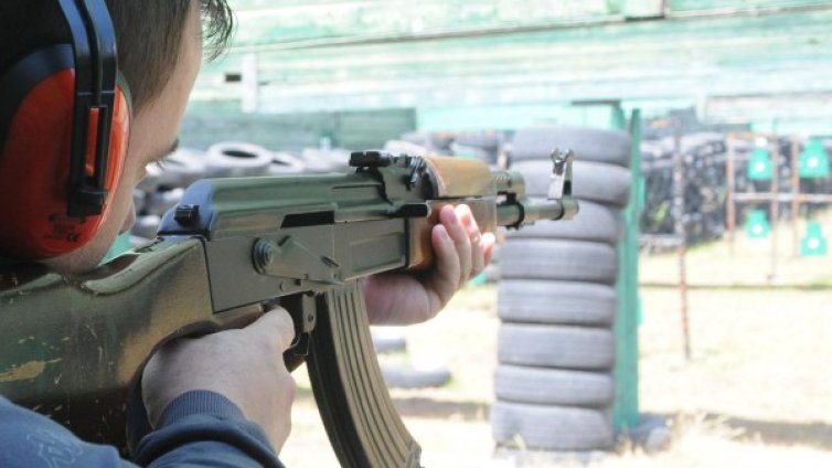 2/3 от българите искат казармата. Задължителна ли да е тя?