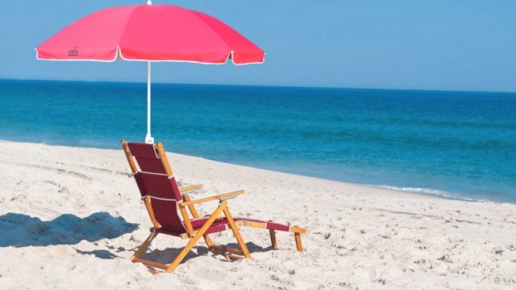 На морето, на морето... на плажа ще лежим &ndash; под сянка (10 лв.)