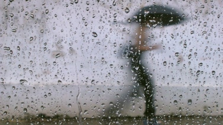 Чака ни дъждовна събота, жълт код в 24 области в страната