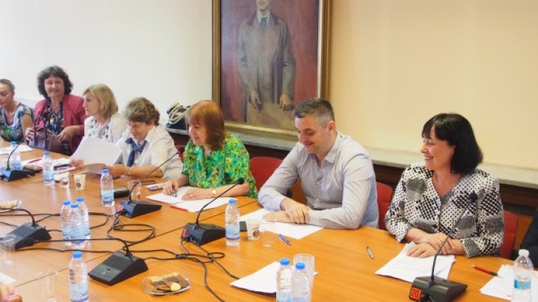 Социалистки се включват в "Жени срещу насилието" 