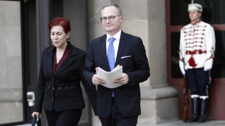 Панов иска прокуратурата вън от съдебната власт