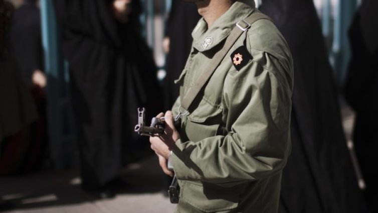 Стрелба в парламента на Иран, има ранени