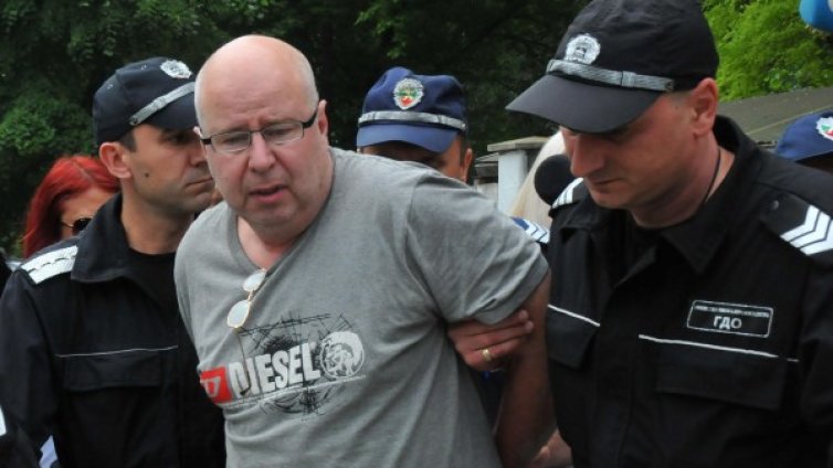 Шведът Ралф ревна: Не помня, извинете ме! Съдът: В ареста!