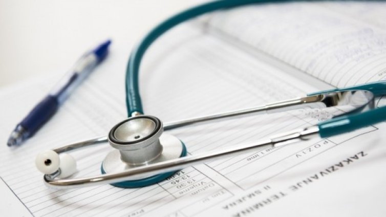 Здравни парадокси: Обучаваме годишно 600 лекари, 500 отиват в чужбина!