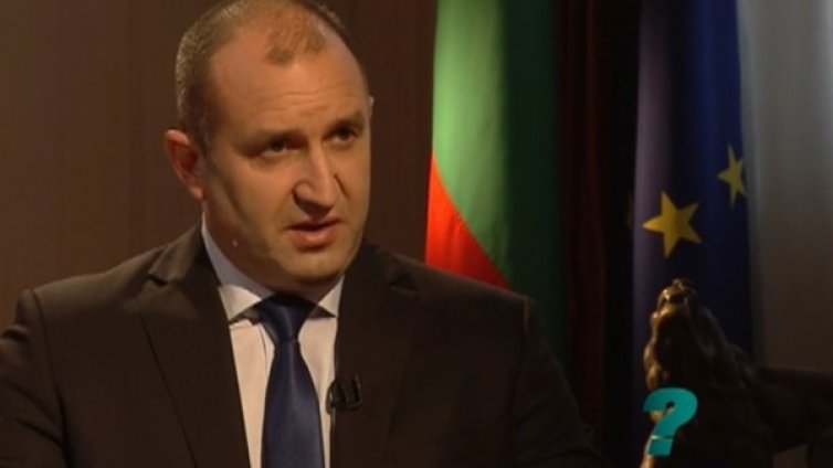 Радев: Пилотите ни летят по-малко от стандарта на НАТО 