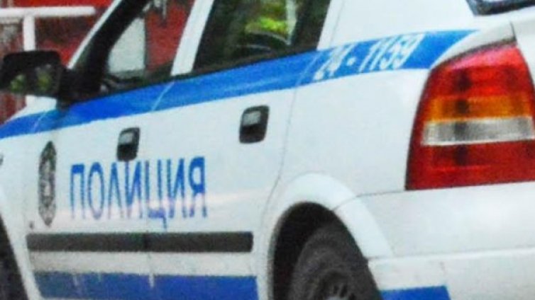 Двама пловдивски полицаи в ареста за 72 часа за грабеж 