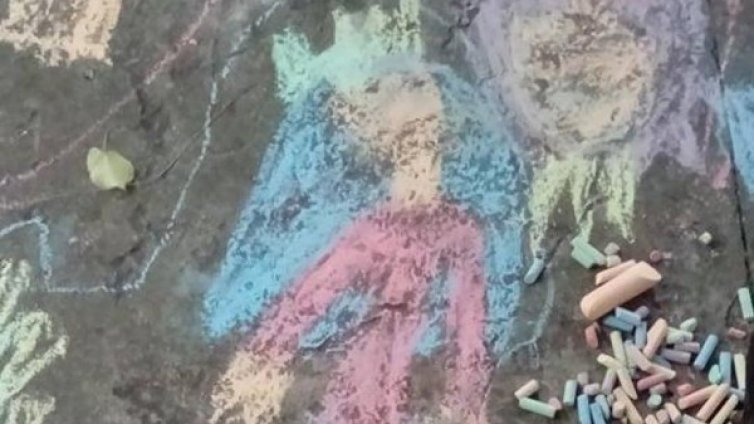 Опасни субекти: Изгониха майка и дете от Бизнес парка заради рисунка