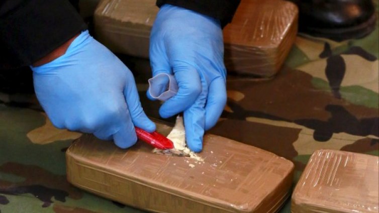 Хванаха нашенци в Гърция &ndash; пренасяли 25 кг хероин