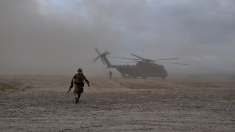 Осем охранители на американска военна база в Афганистан са убити