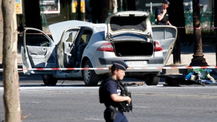 Арестуваха близки и роднини на атентатора от "Шанз-Елизе"