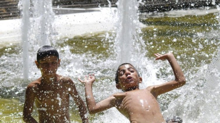 Жегата продължава: Температурите стигат 37 градуса