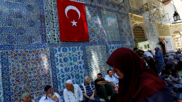 Ердоган не иска младите да мислят, турската нация &ndash; оглупява