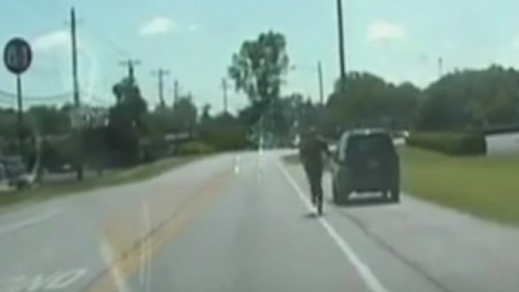 А вдигнах ли ръчната? US полицай в комична ситуация