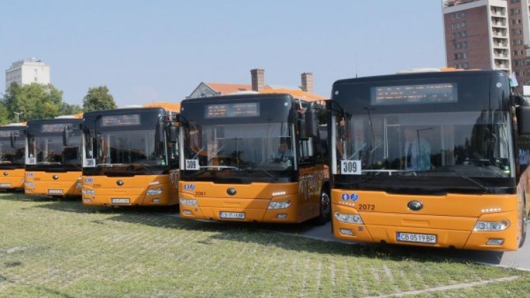 Ново на пътя: Рейсът с предимството на трамвая, вдигат колите със скоби