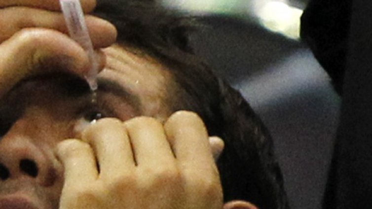 Вместо дрога &ndash; ученици прибягват до капки за очи    