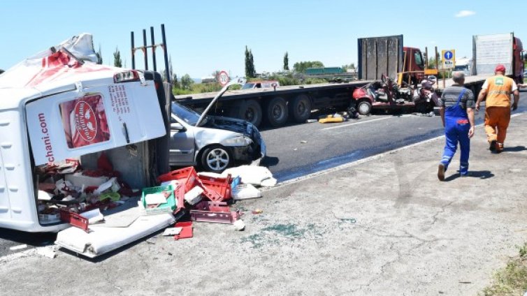 АПИ предупреждава: Край Ихтиман &ndash; пак дим и мъгла, да се внимава