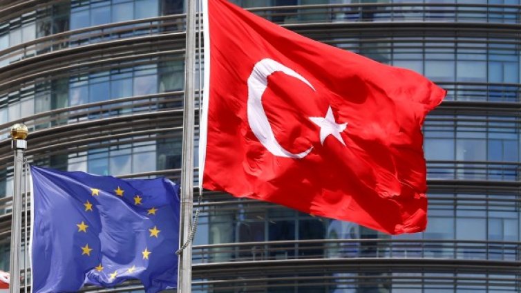 Европарламентът: ЕС да спре парите на Ердоган