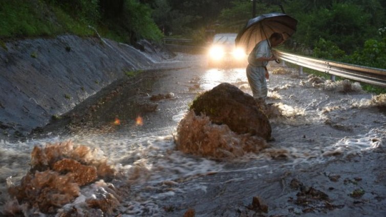 Двадесет и пет жертви на наводненията в Япония