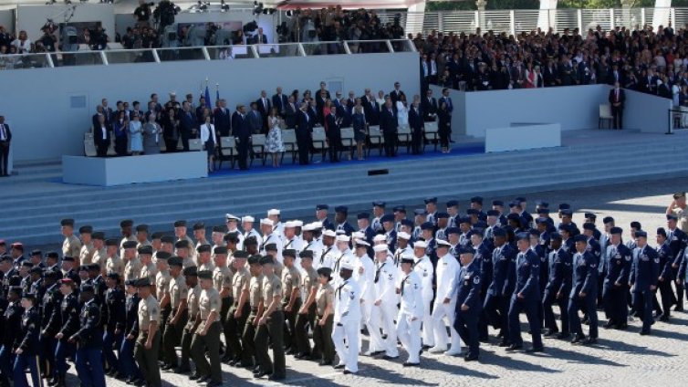 63 самолета, 3700 военни... Празникът на Франция под погледа на Тръмп!