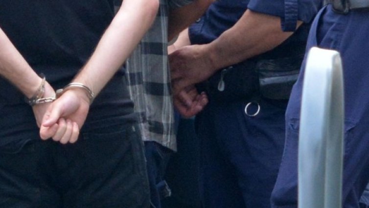 Ихтиман: МВР хвана петима, продавали нелегални цигари