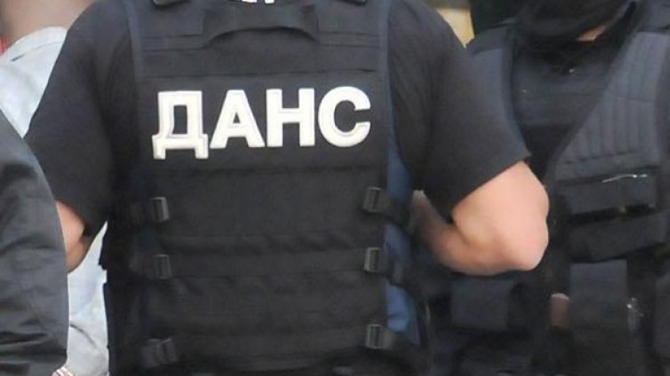 Как се пуска "бръмбар" от подсъдим магистрат? Лесно, с връзки 
