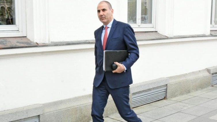 ГЕРБ даде назад: Парите на магистратите &ndash; и от чужбина