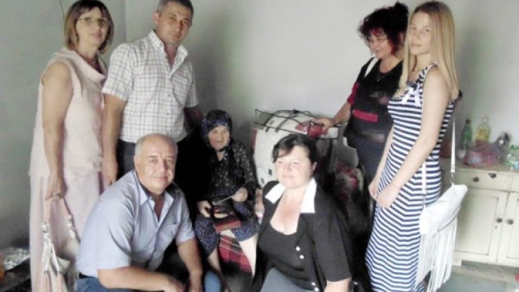 Винево, след 103 години: Баба Хафизе празнува
