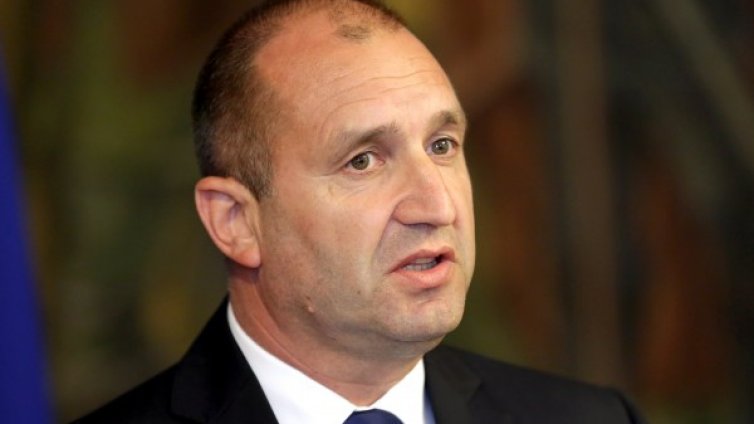 Радев: Диалог, за да няма напрежение в Залива!