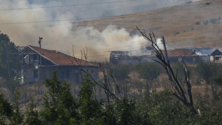 Военните пак се включиха в гасенето на пожара край Изворище