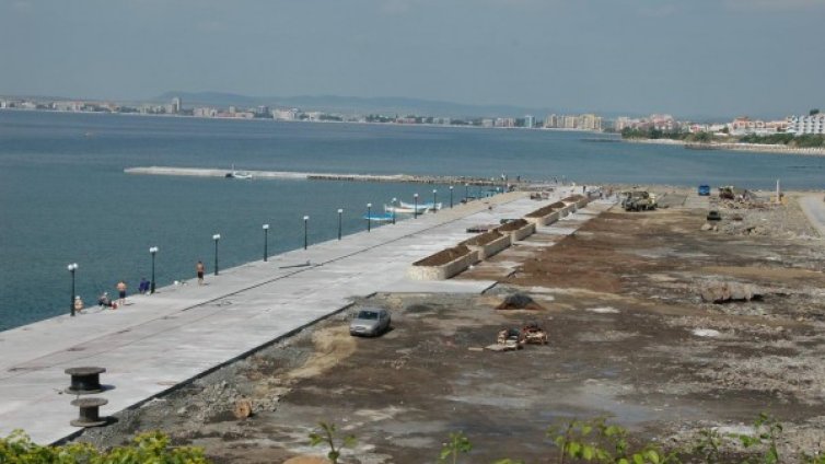 Опънахме се на руснаците: Купуваме все повече имоти по морето