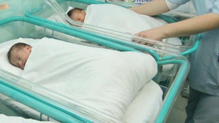 У нас и в Румъния двойно повече млади родилки от в ЕС