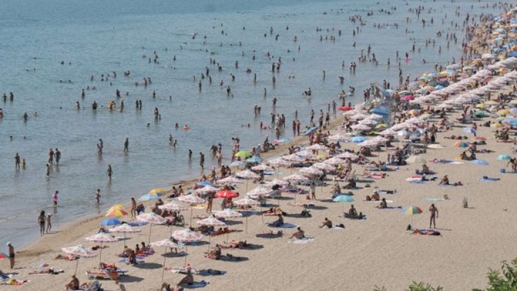 Туристи се жалват от дрогирани спасители на морето