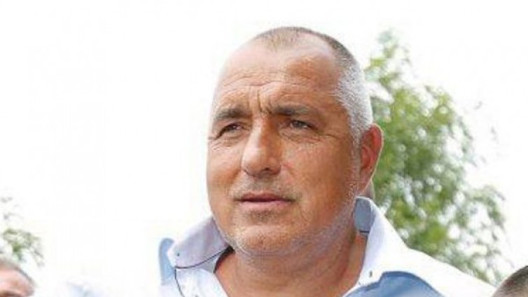 Лятото на Борисов: На поход за сафрид, но само разходка с лодка