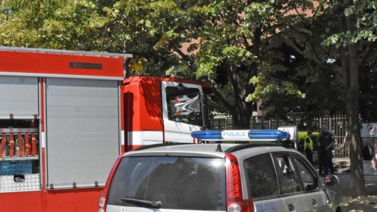 Късо съединение подпали автобус с пътници