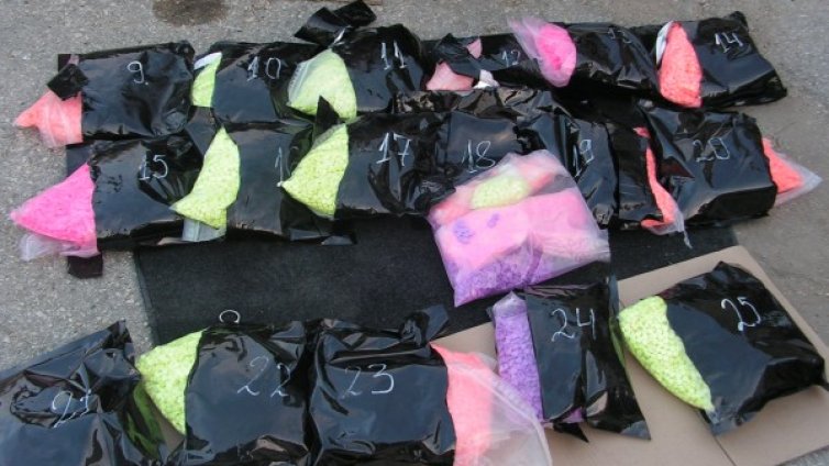 В тайник на седалка: 100 кг дрога в Цар Калоян