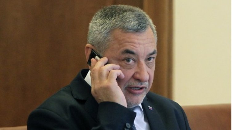 Валери Симеонов погна и атракциони в Слънчев бряг