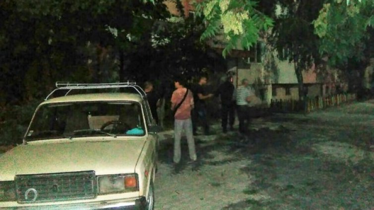 Убийство в Бургас: Момиче с прерязано гърло в асансьор