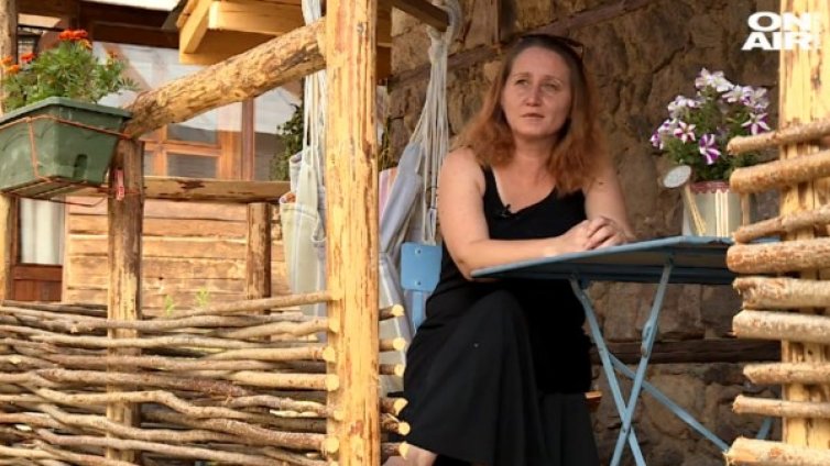 От Париж до Киселчово! Мона Чобан &ndash; автор на 5 книги, 5 къщи и 2 деца