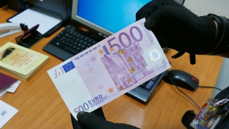  Разбиха международна банда за евро менте, в групата и българи 