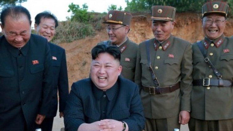 Северна Корея изстреля ракета към Япония