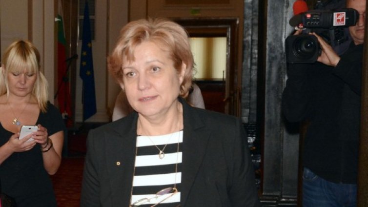 ГЕРБ до Нинова: Противопоставяте премиер на президент