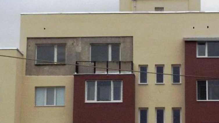 Стиропорът, санирането и ракът: Целият блок изолиран, на Ценка – не!