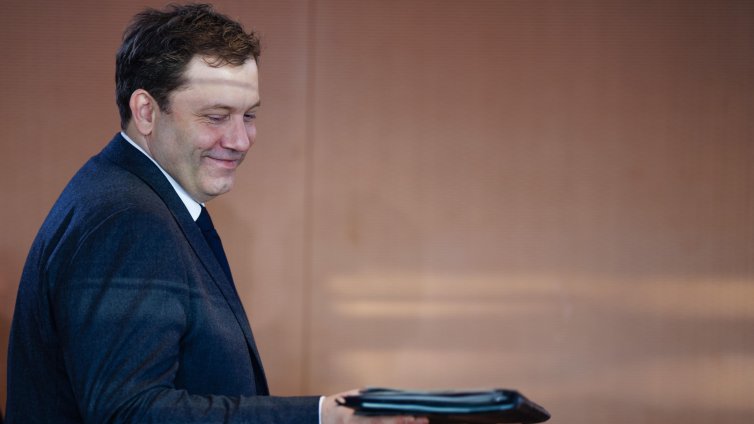 Международното право се прилага за всички, включително за САЩ