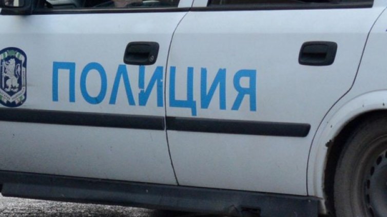 Маскирани нахлуха с бухалки в столичен ресторант