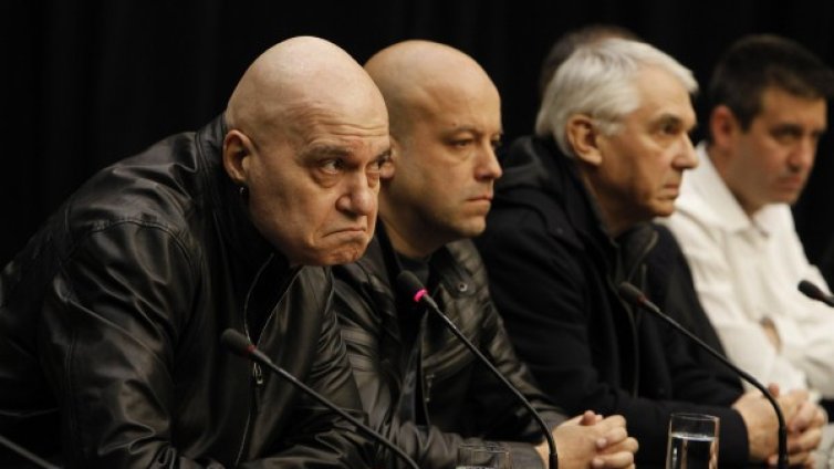 След референдума на Слави: Никой не мисли за ново допитване!