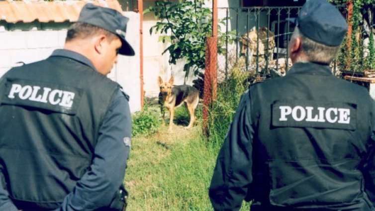 Мотивират полицаите за нощния труд &ndash; 0,25 лв. на час