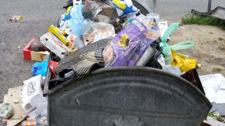 Бизнесът за такса смет: Хората правят боклуците!