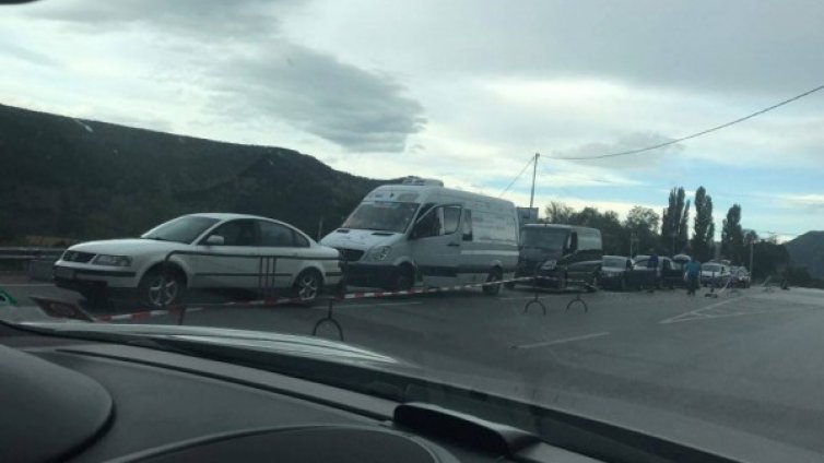 Часове по-късно: Движението към Калотина още е силно затруднено