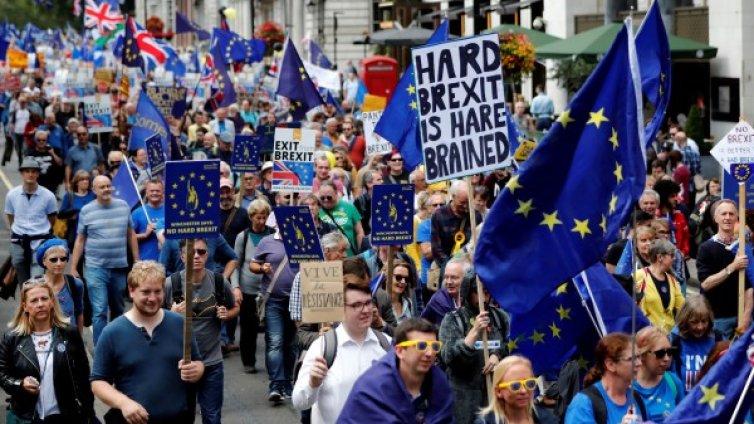 Exit from Brexit: Хиляди протестират в Лондон срещу Brexit