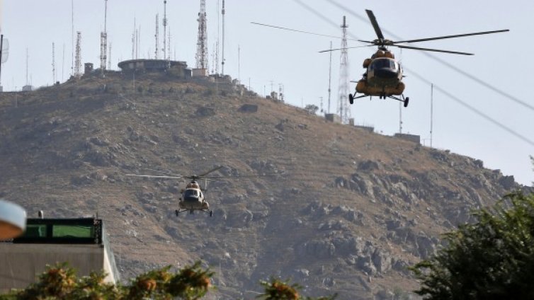 Русия и България договориха ремонт на хеликоптери от Афганистан